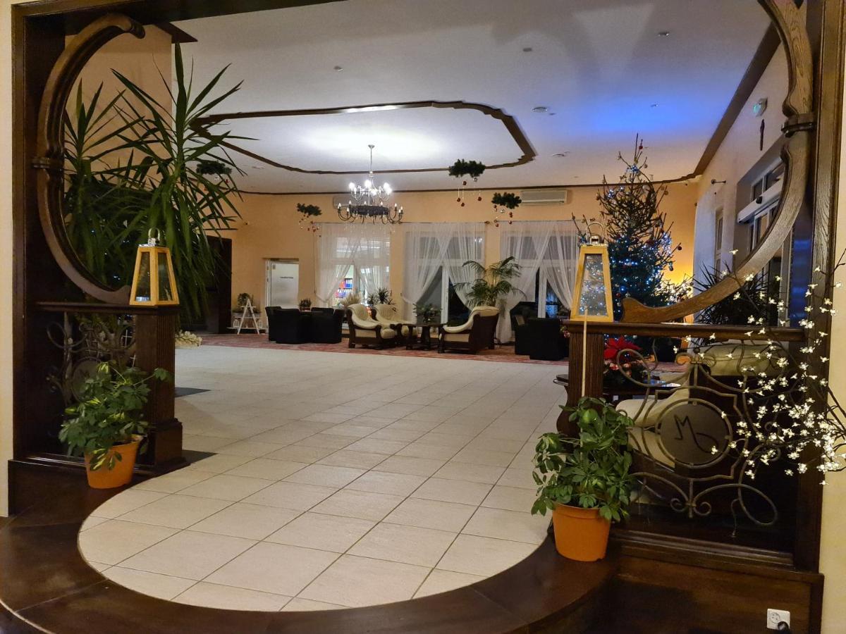 Hotel 쿠드즈코 외부 사진